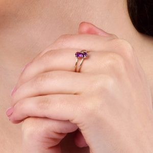 Anello in oro rosa 9K con iolite