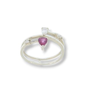Anello in oro bianco con rubino rosso naturale a goccia e diamanti - DotB Jewels