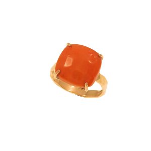 Anello in oro rosa 9K con corallo quadrato