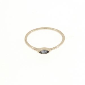 Anello navette in oro bianco 9k con zaffiro