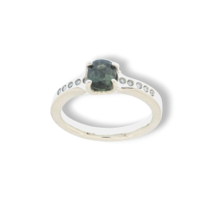 Anello in oro bianco 9k con zaffiro verde e diamanti