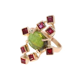 Anello in oro rosa con rubini rossi e peridoto verde - DotB Jewels