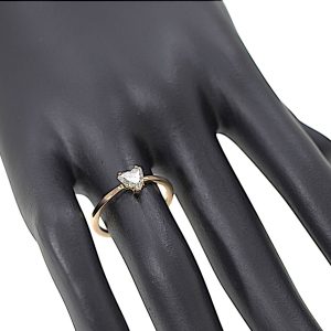 Anelli di fidanzamento particolari in oro rosa con diamante naturale taglio cuore