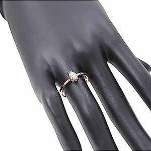 Anelli di fidanzamento particolari in oro rosa con diamante naturale taglio goccia